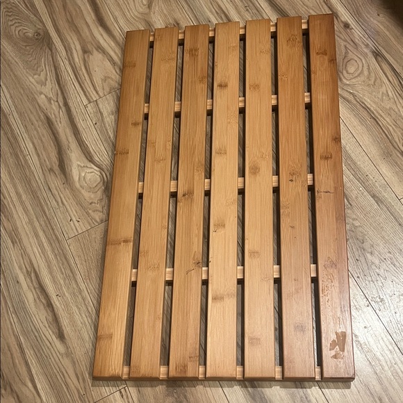 Wooden Slatted Bath Mat - Picture 1 of 3